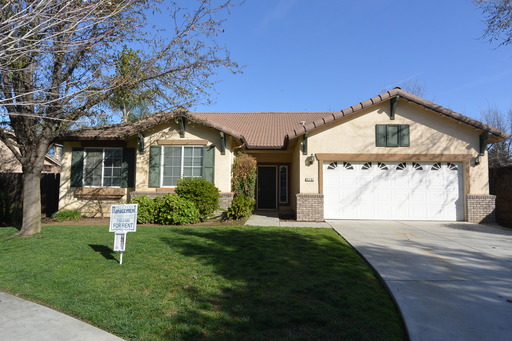 4 Bedroom 2.5 Bathroom in SW Visalia!! – photo 1