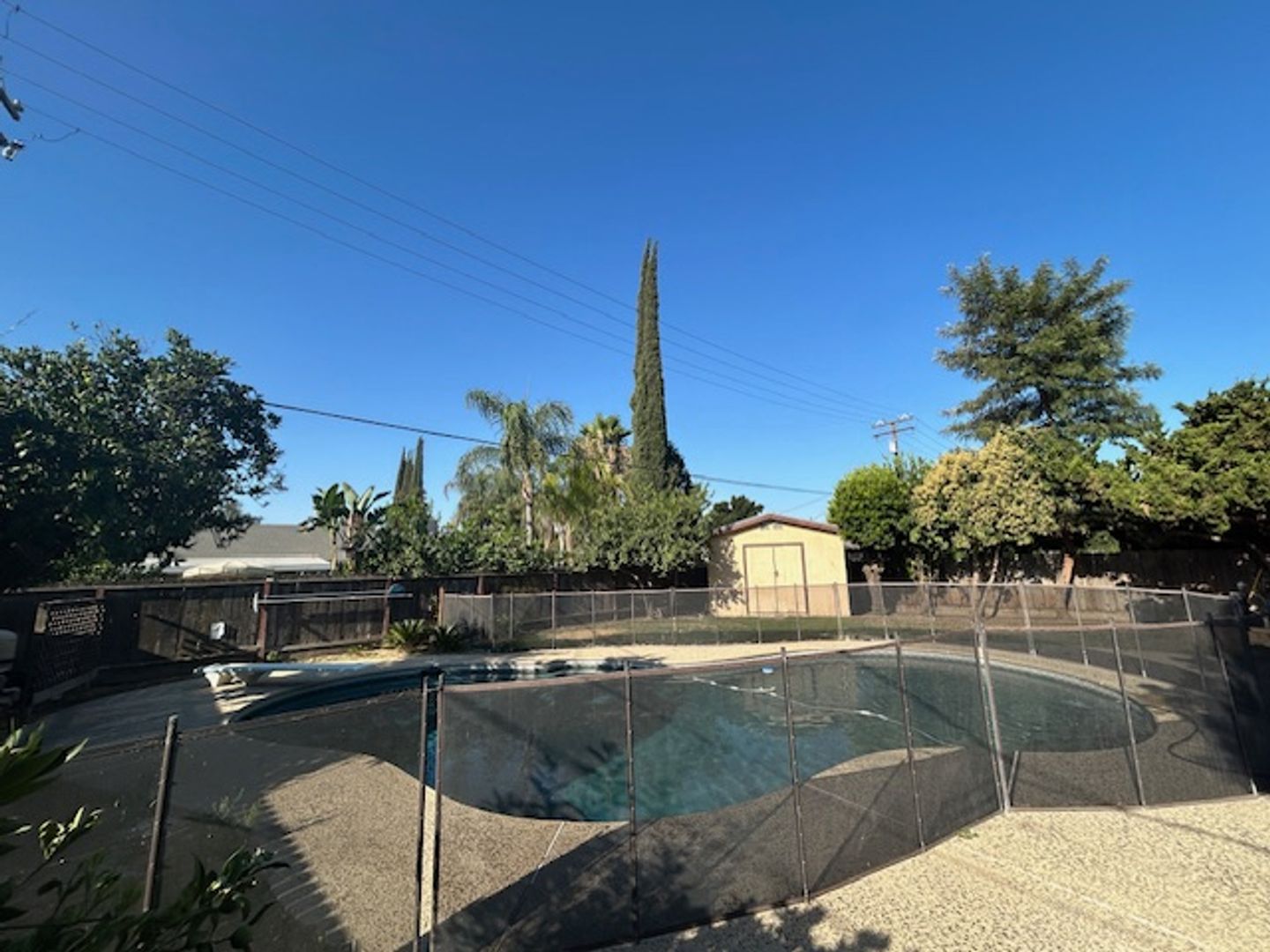 3 bedroom 2 bathroom with pool!