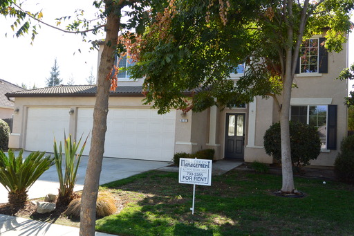 Beautiful two story home in the desirable Shannon Ranch Community. – photo 1