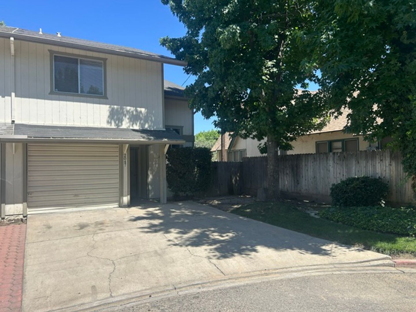 Visalia House: 2047 E. Laura