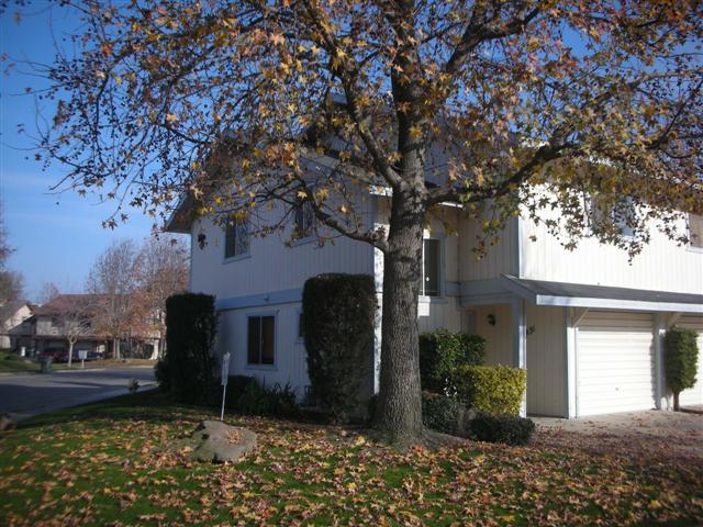 Visalia House: 1931 E. Laura Ave