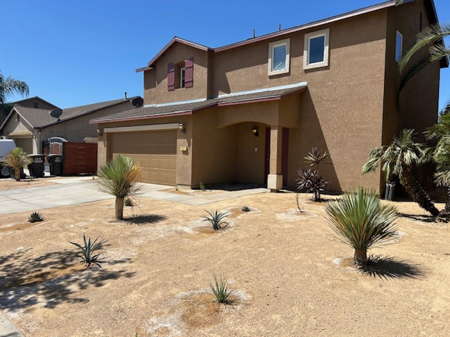 Visalia House: 211 S. Sol Ct