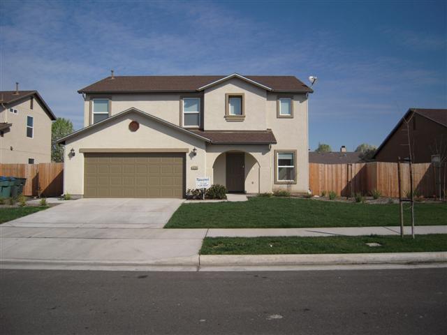 Visalia House: 4204 W. Rialto