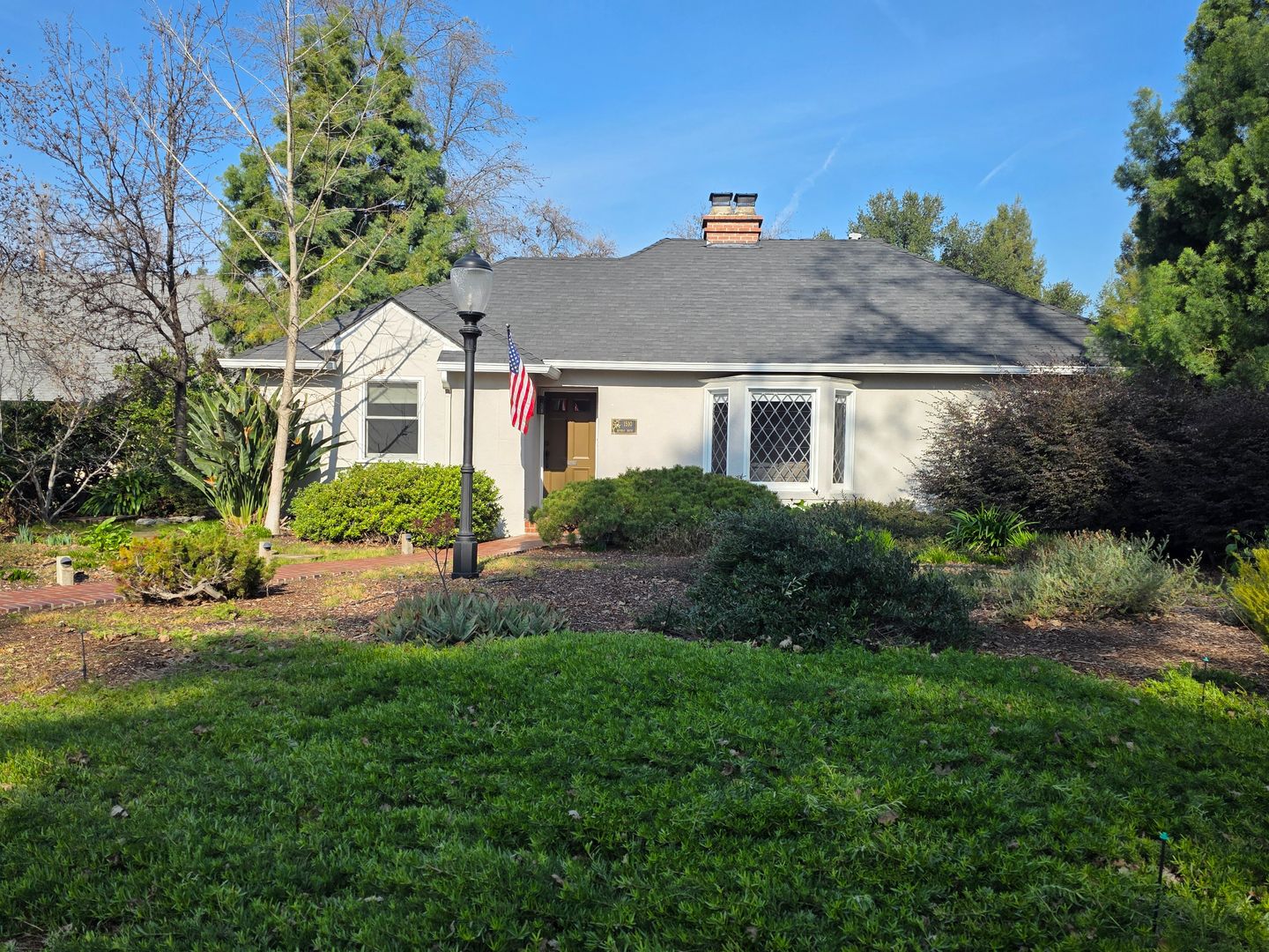 Visalia House: 1510 W Beverly DR