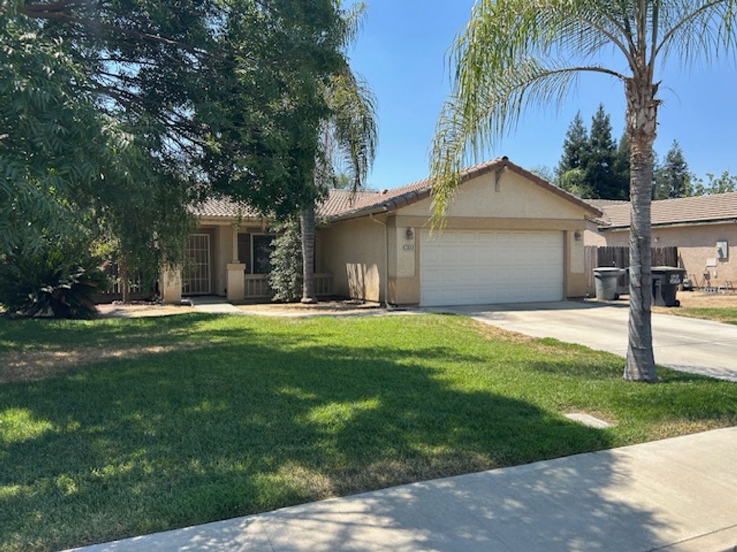 Visalia House: 3849 W Prospect Ave