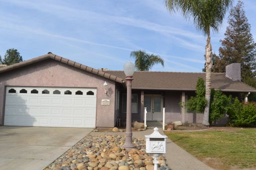 Nice 3 Bed/2 Bath w/POOL + Pool Care & Yard Care Included Located in SW Neighborhood near Schools, Shopping & Parks! 1 year lease – photo 1