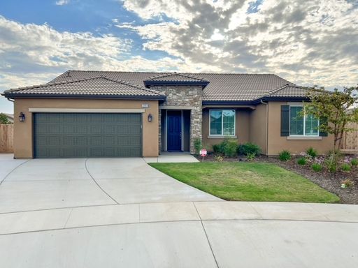 Beautiful 3 Bedroom 2 Bathroom in NW Visalia! – photo 1