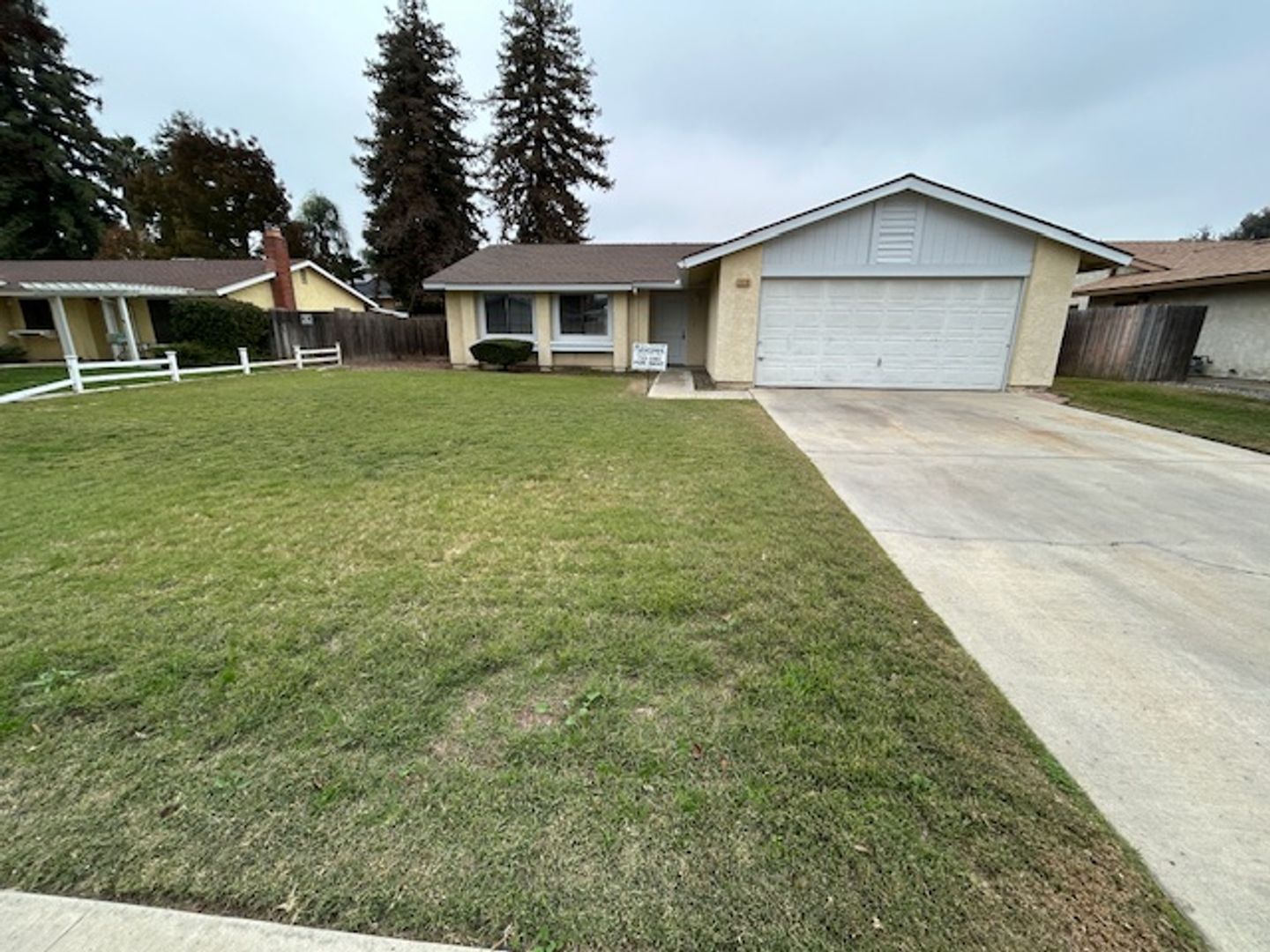 Visalia House: 3110 S Giddings