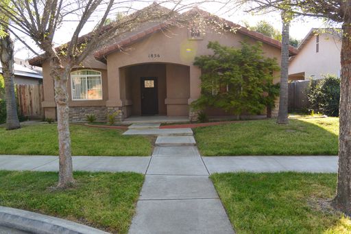 3 Bedroom 2 Bathroom in Farmersville!!!