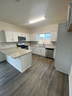 Beautiful Brand New Condo located in great South East Location off of Caldwell – photo 1