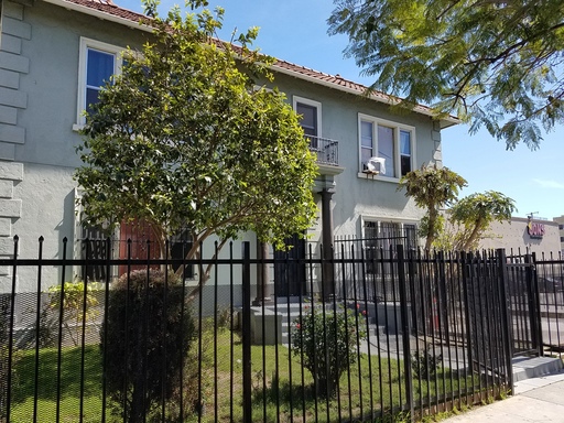 Huge 1 Bedroom Unit! – photo 1