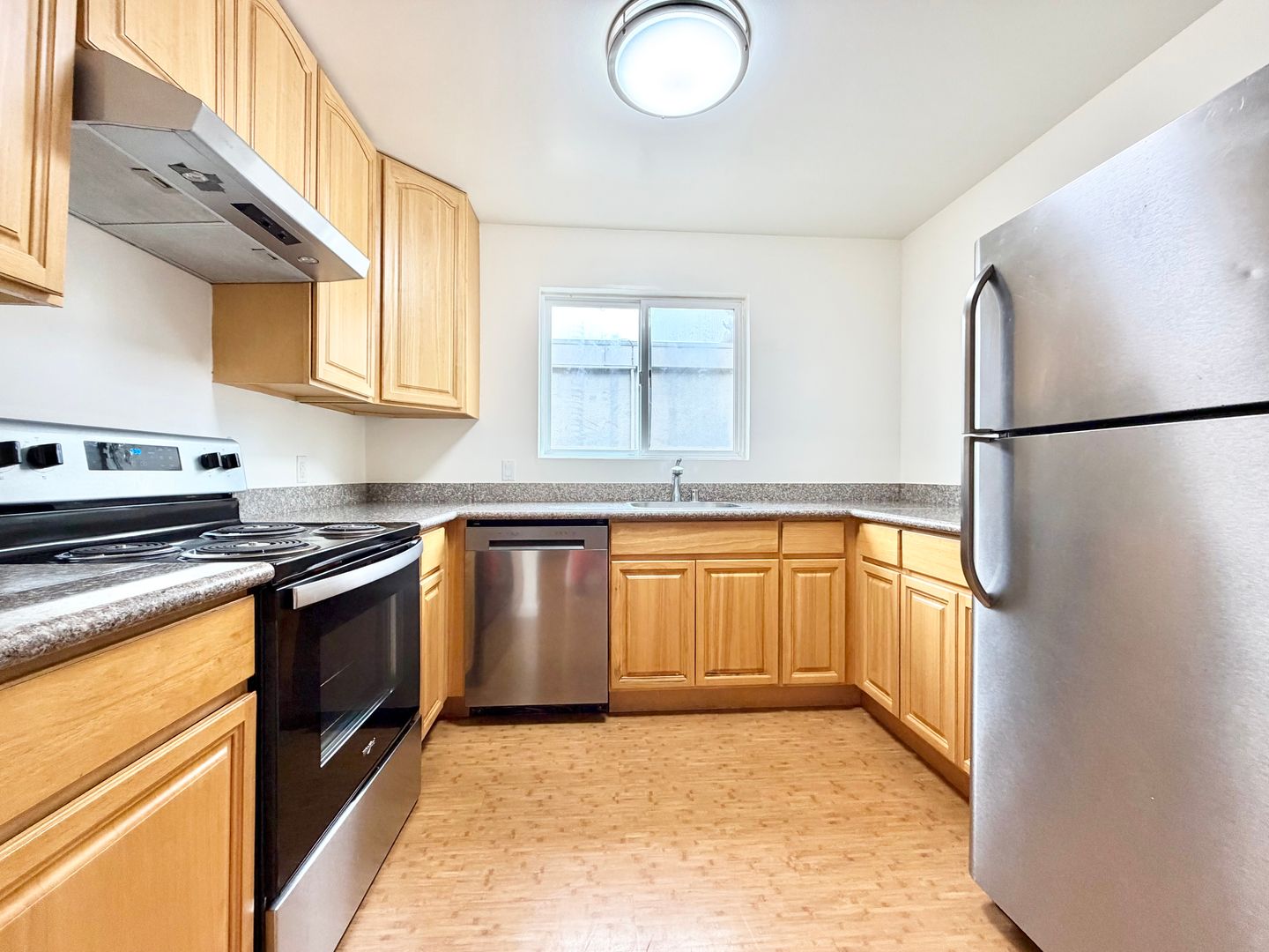 Redwood City Apartment: 1492 Ebener Street