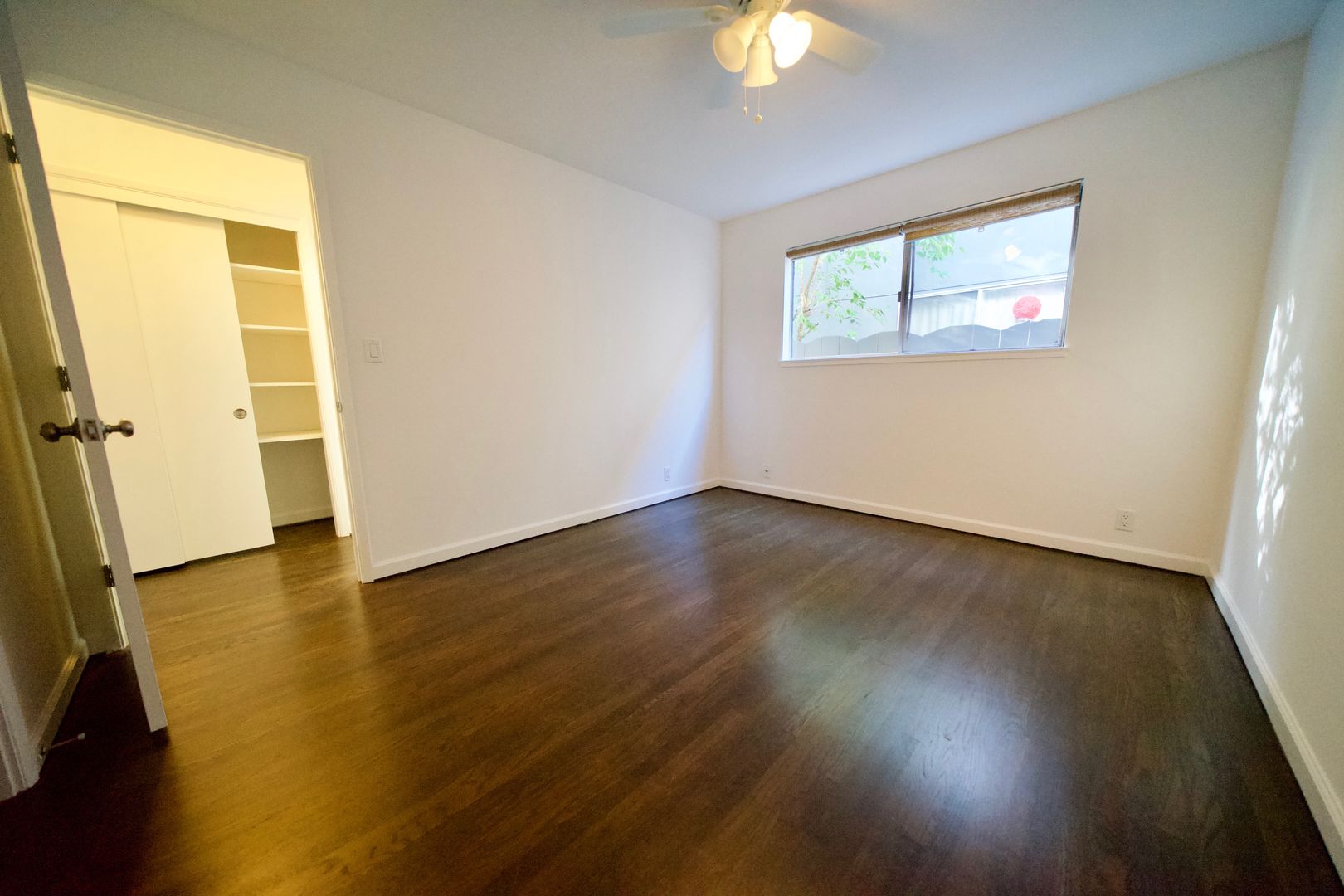 Redwood City Apartment: 806 Fulton St