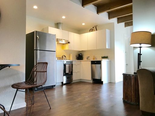 Junior 1 Bedroom, 550 square foot apartment, Updated