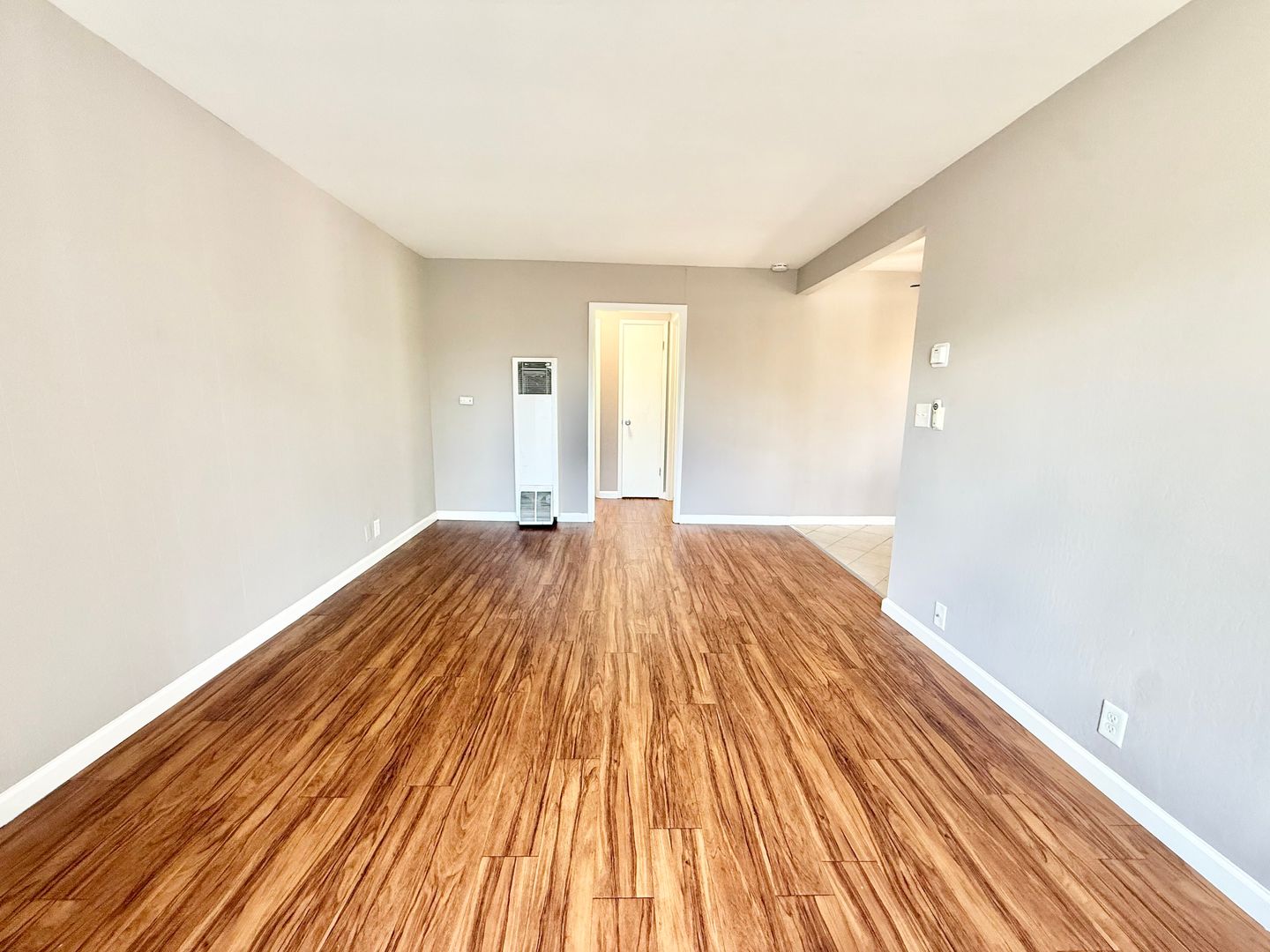 Redwood City Apartment: 1536 Oxford Street
