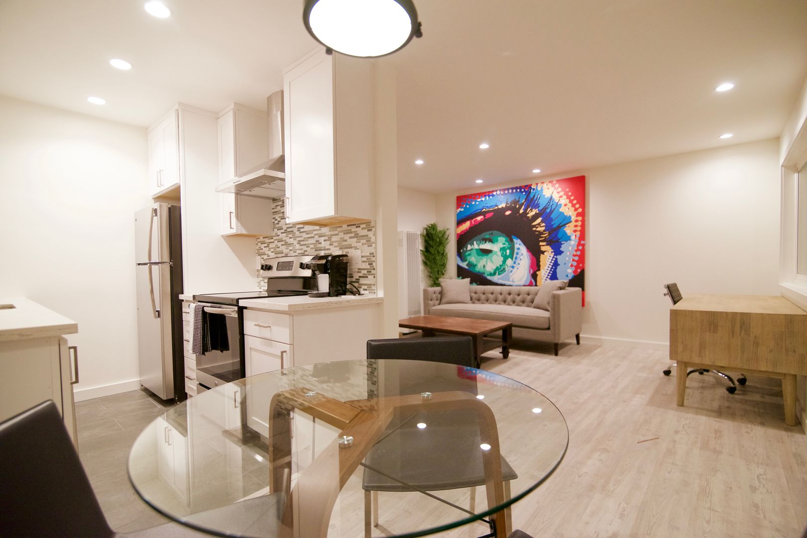Redwood City Apartment: 152 Lincoln Ave