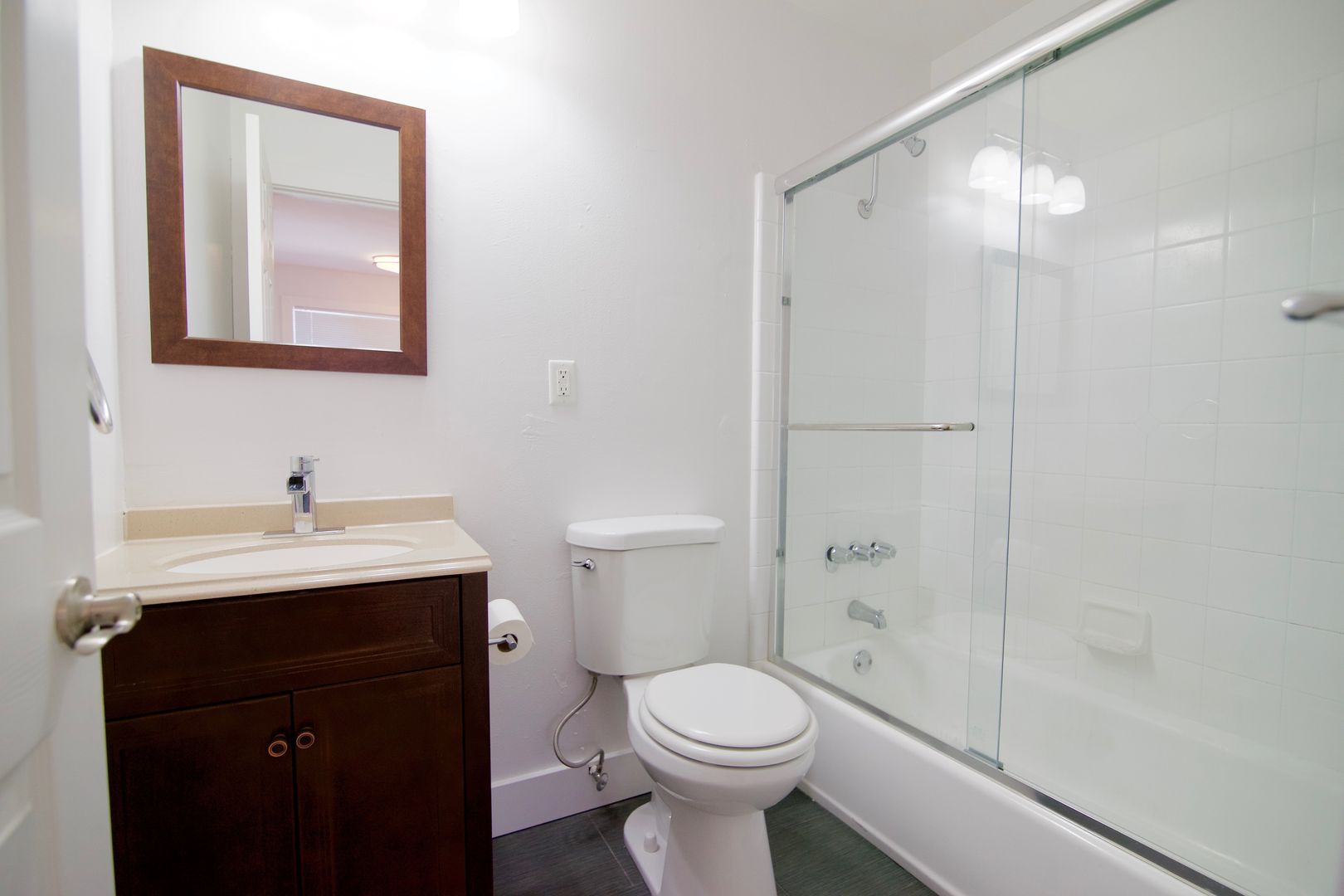 Redwood City Apartment: 152 Lincoln Ave