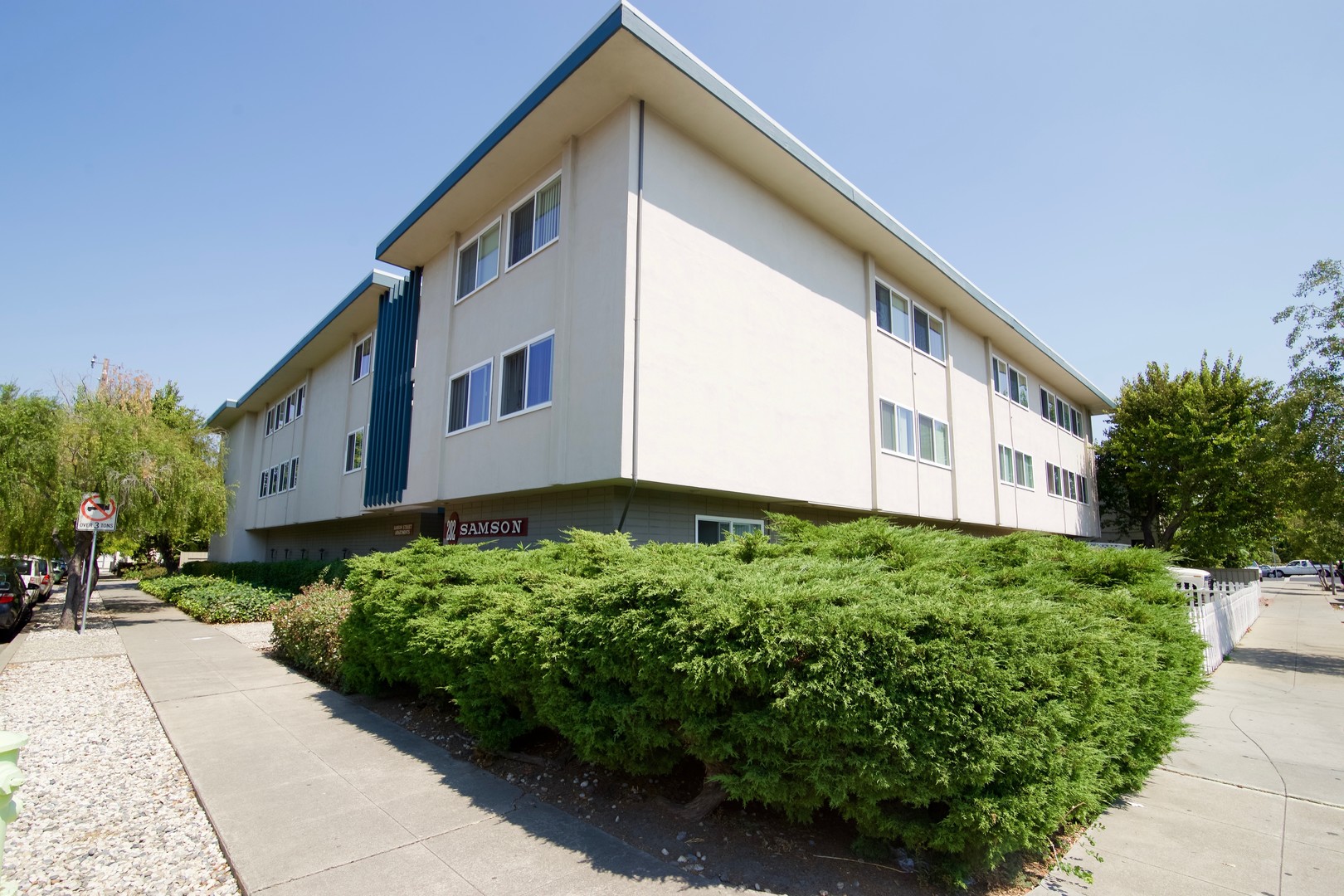 Redwood City Apartment: 202 Samson St.