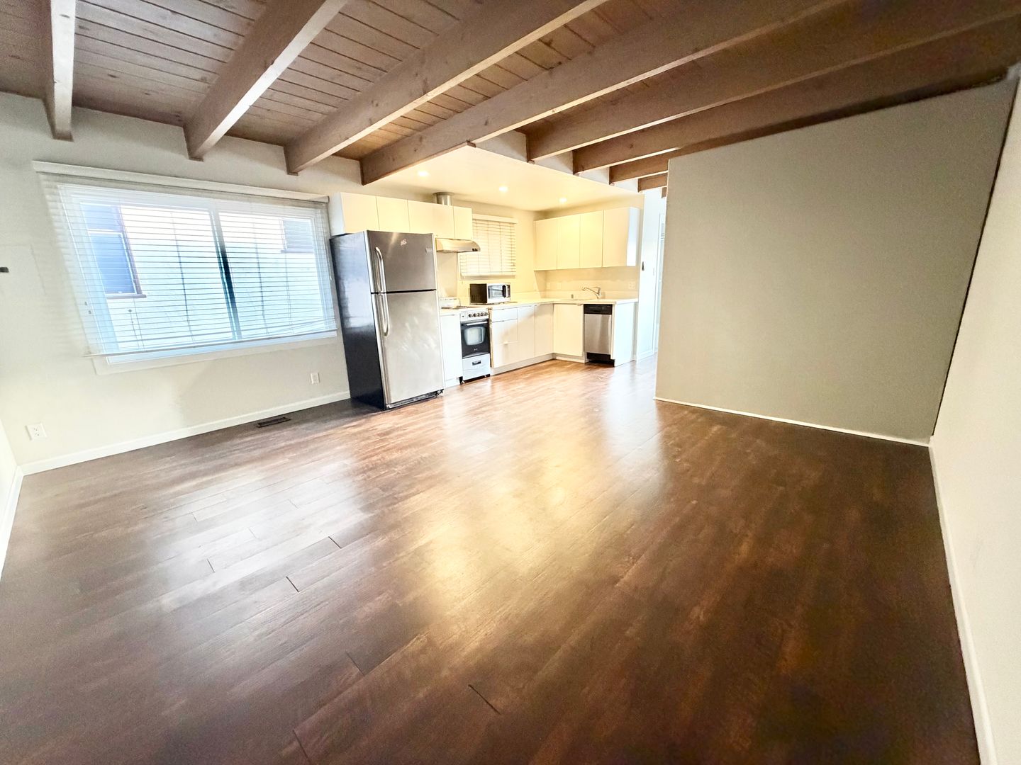 San Mateo Apartment: 1926 Ivy St