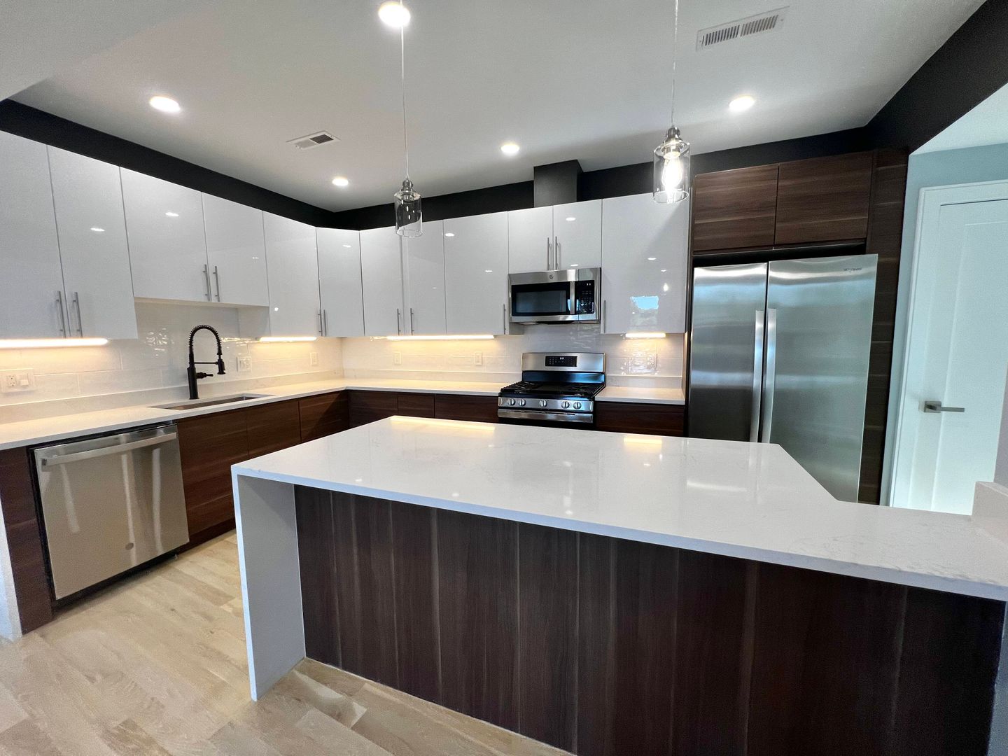 Brookline Apartment: 9 University Road