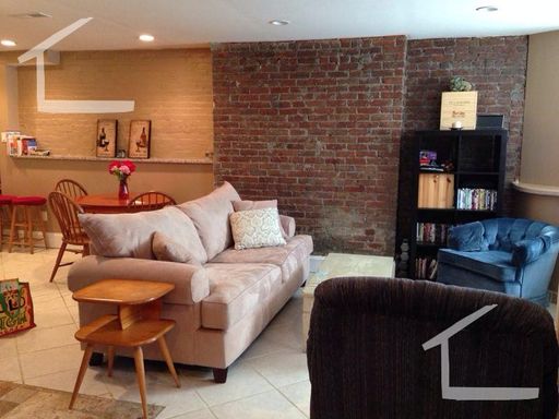 Awesome Four bedroom, two bath, central heat and a/c In Packards Corner – photo 1