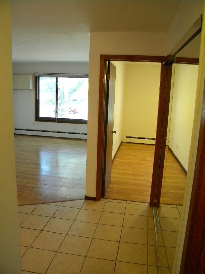 Minneapolis Apartment: 904-912 21st Ave S