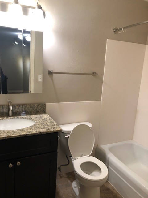 Minneapolis Apartment: 815 13th Ave SE