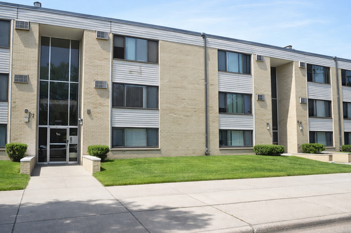 September move in, 2 beds near Augsburg University, NO pet fees, Half Off Security Deposit – photo 1