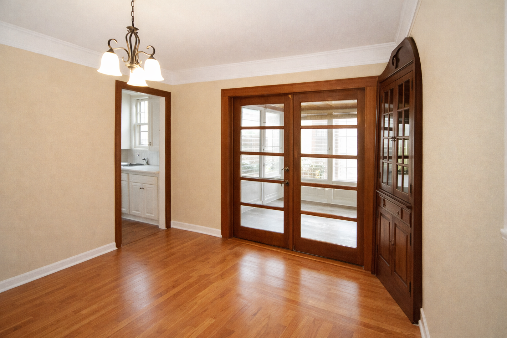 813 University Ave SE 28 of 29