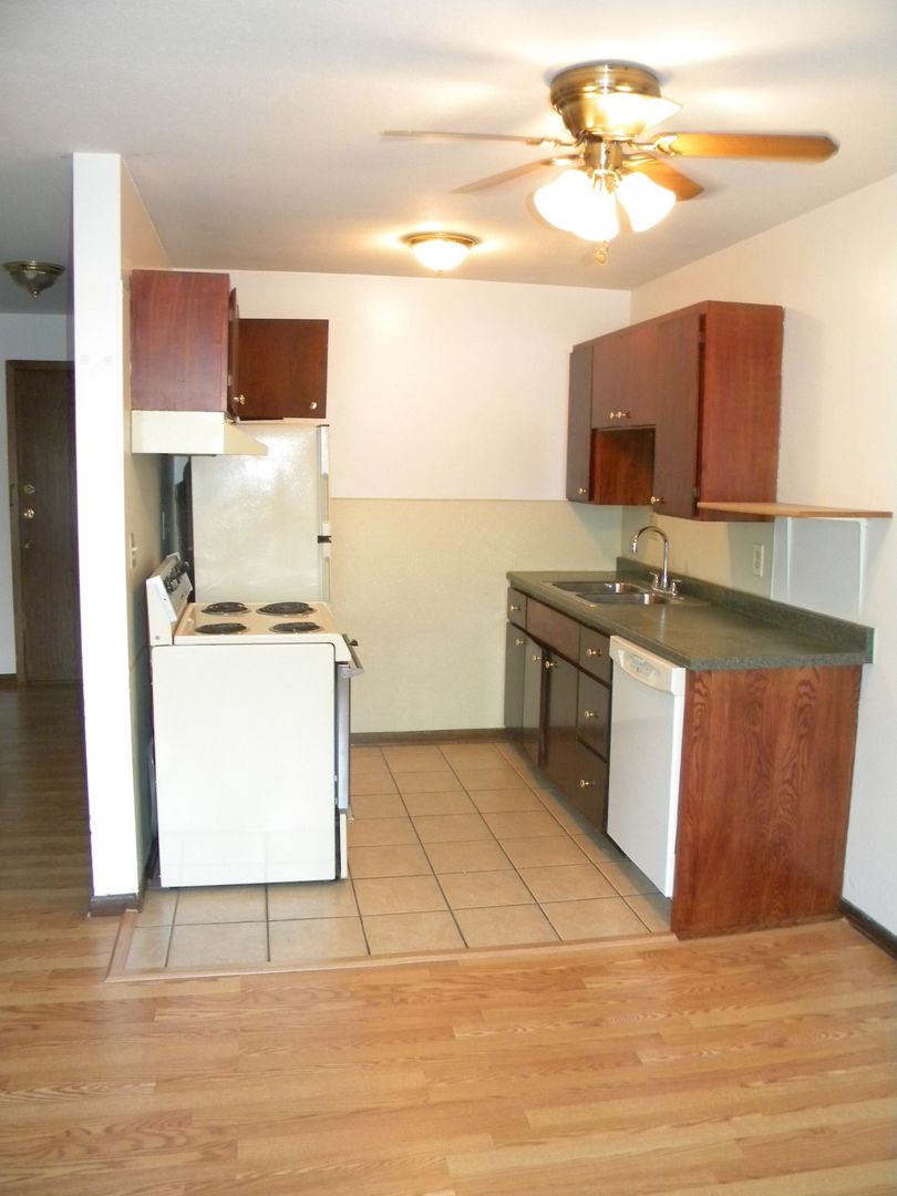 Minneapolis Apartment: 904-912 21st Ave S