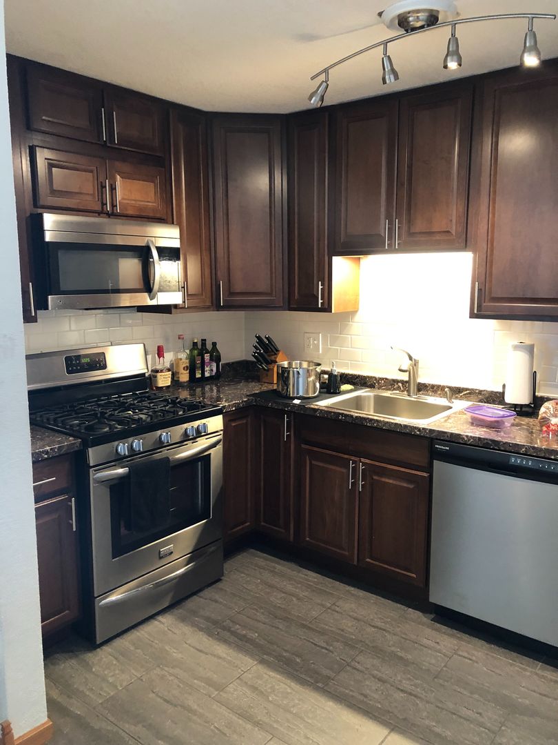 Minneapolis Apartment: 319 8th St SE