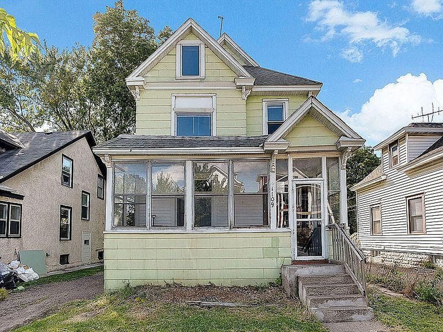 Minneapolis Apartment: 1109 13th Ave SE