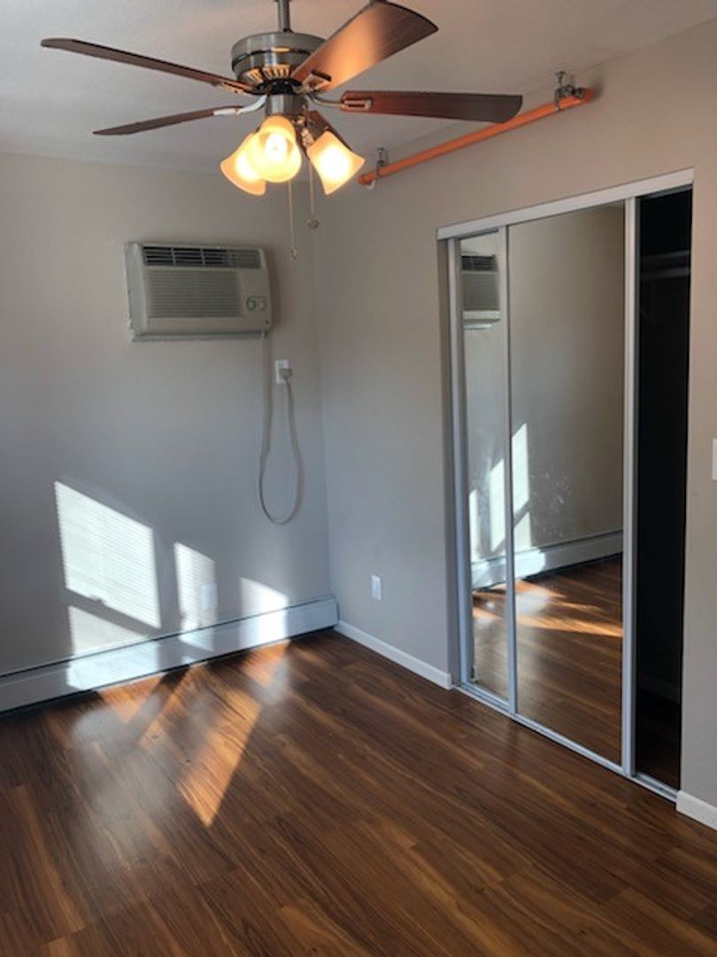 Minneapolis Apartment: 815 13th Ave SE