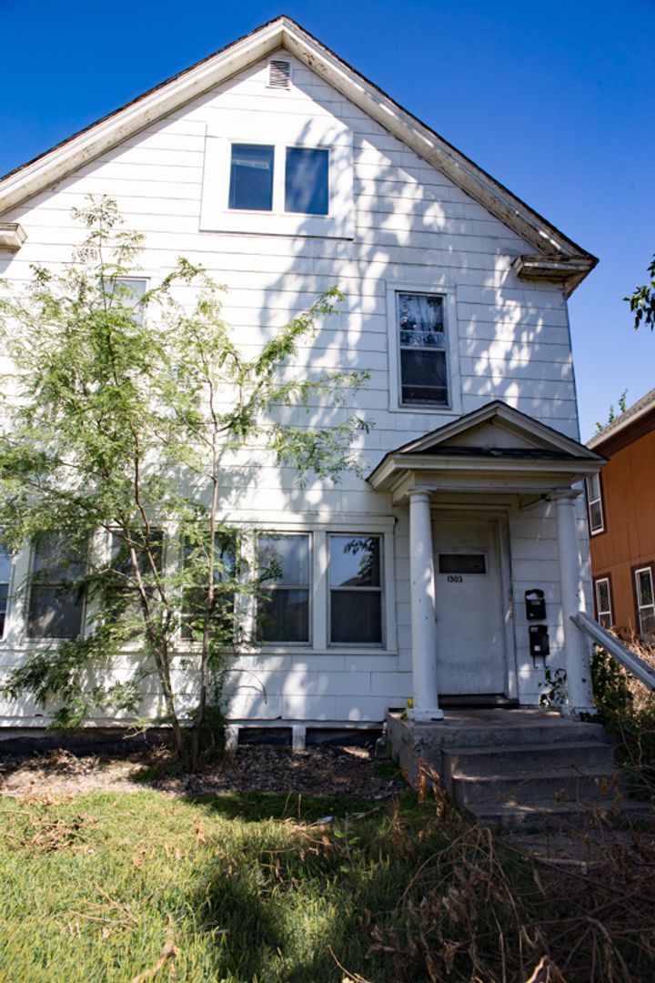 Minneapolis Apartment: 1303 E Hennepin Ave