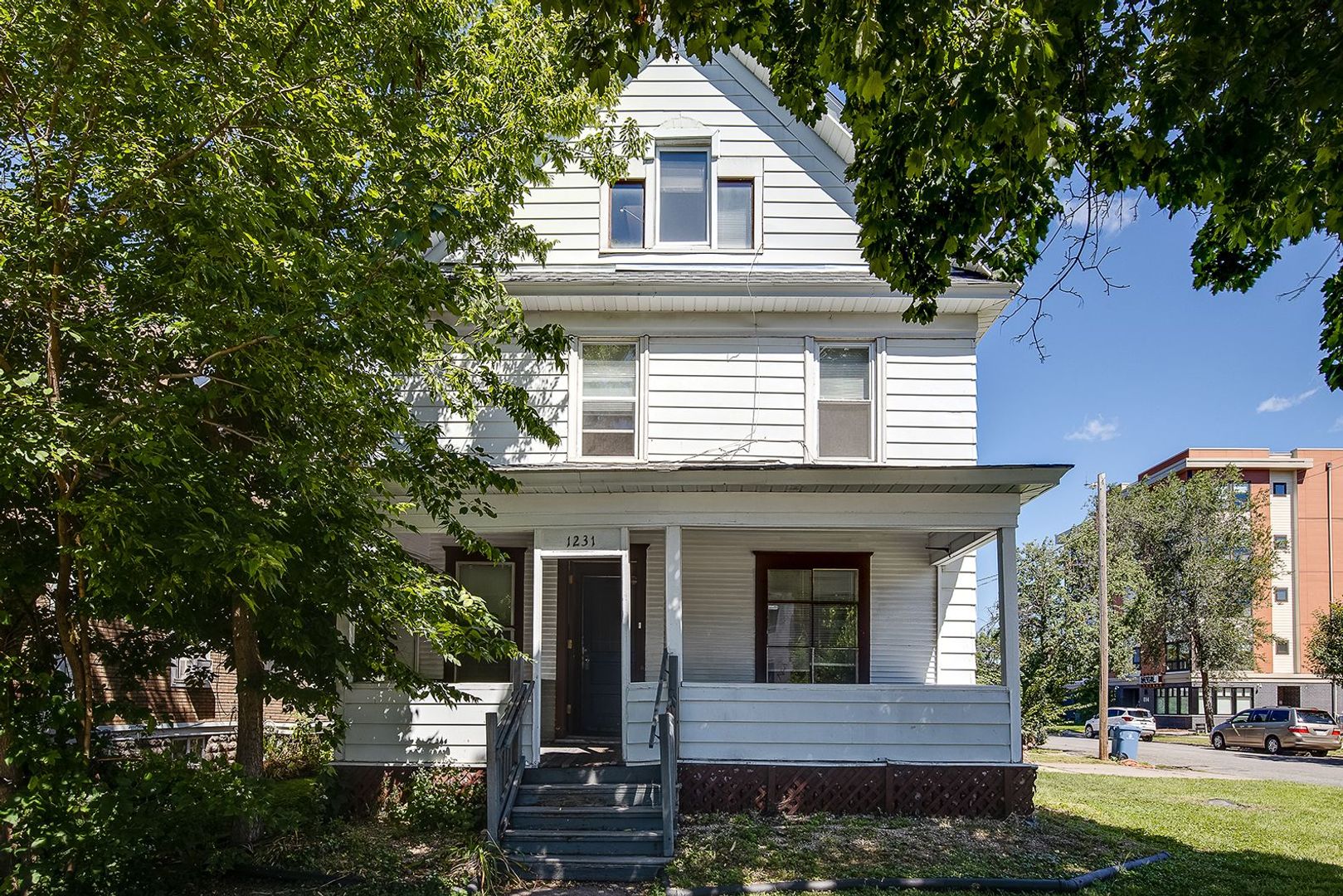 Minneapolis Apartment: 1231 8th St SE