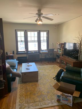 Huge One Bedrooms Available for Sept! ~No pet Fees! – photo 1