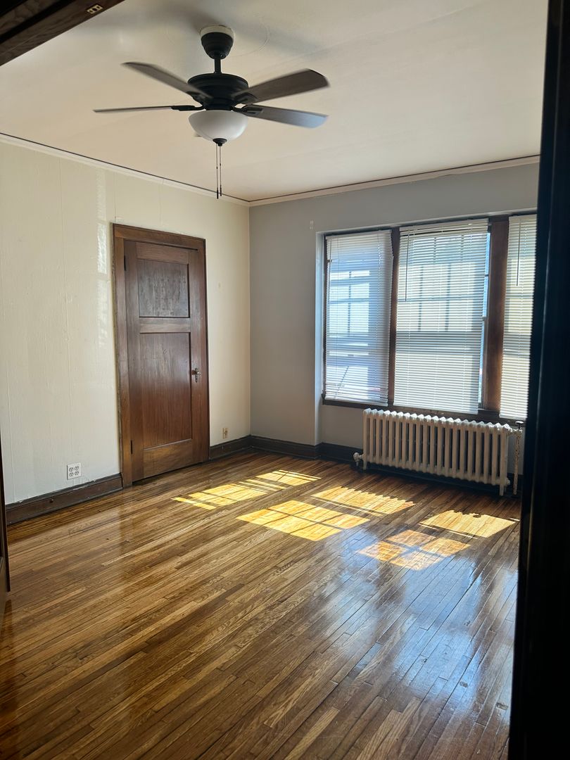 Minneapolis Apartment: 813 University Ave SE