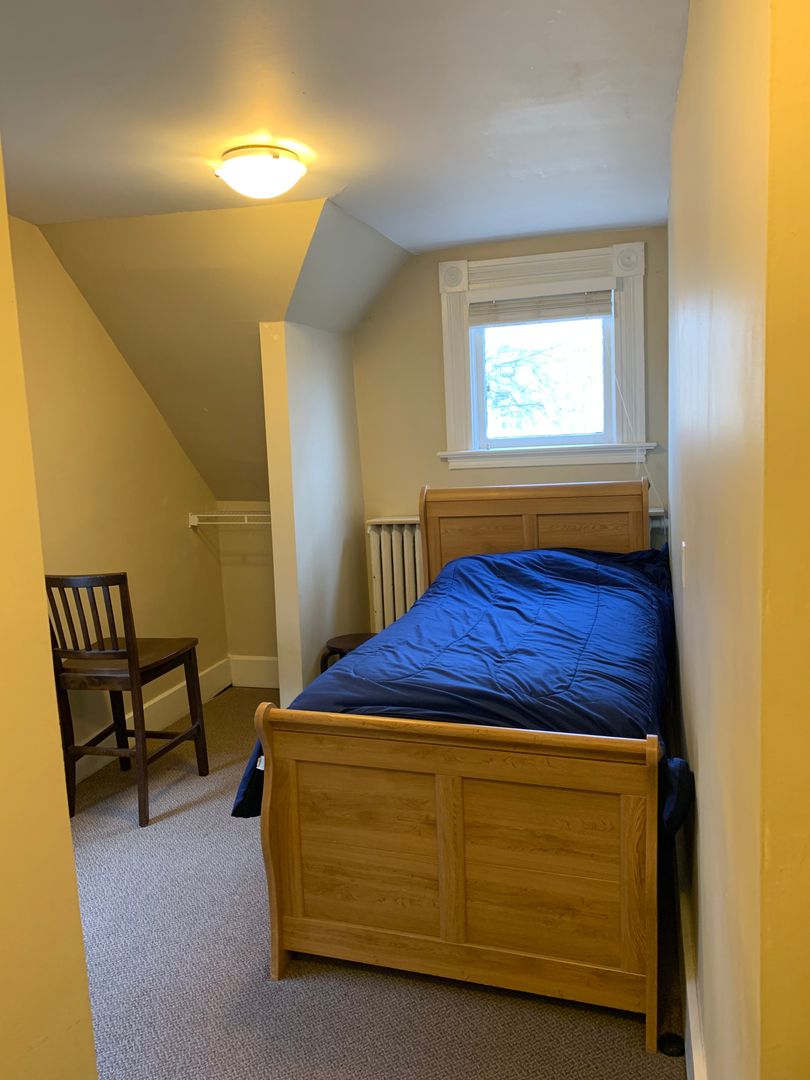 St. Paul Apartment: 293 Wilder St