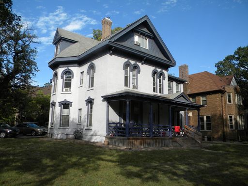 3/4 Bedroom in Dinkytown-Close to the U of M campus-Live with your friends, walk to restaurants, shops, & more! – photo 1