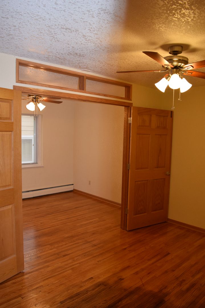Minneapolis Apartment: 319 8th St SE