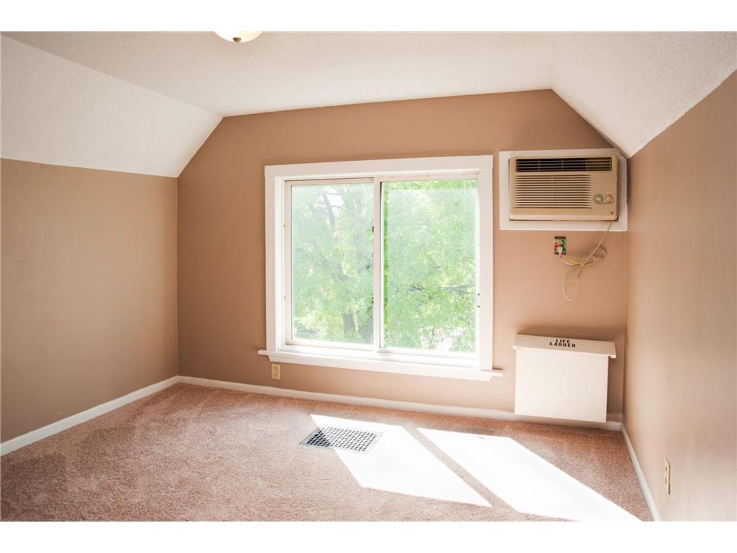 St. Paul House: 1689 Marshall Ave