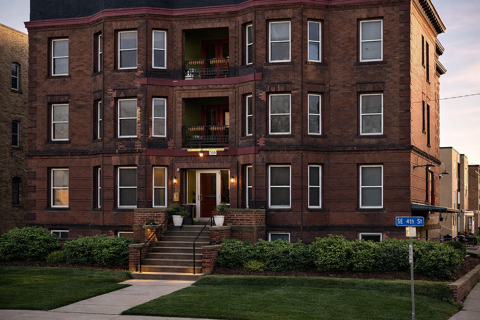 Minneapolis Apartment: 806 4th St SE