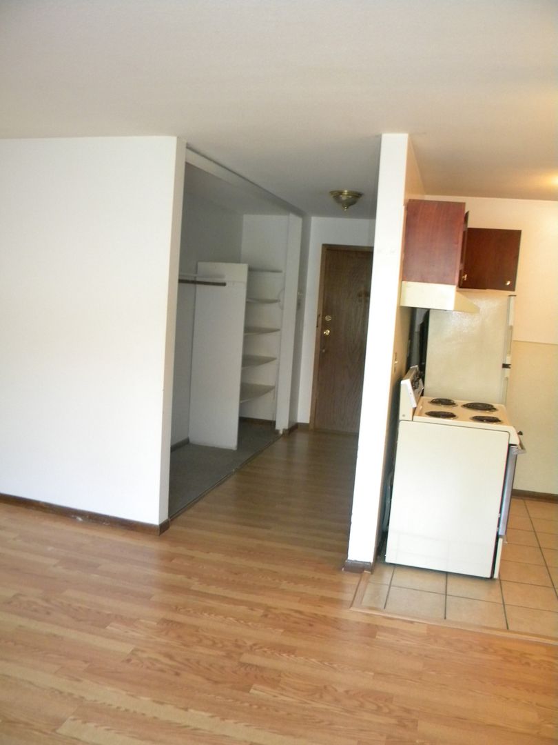 Minneapolis Apartment: 904-912 21st Ave S