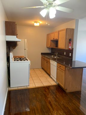 Sept 1st 1 bed near U of M – photo 1