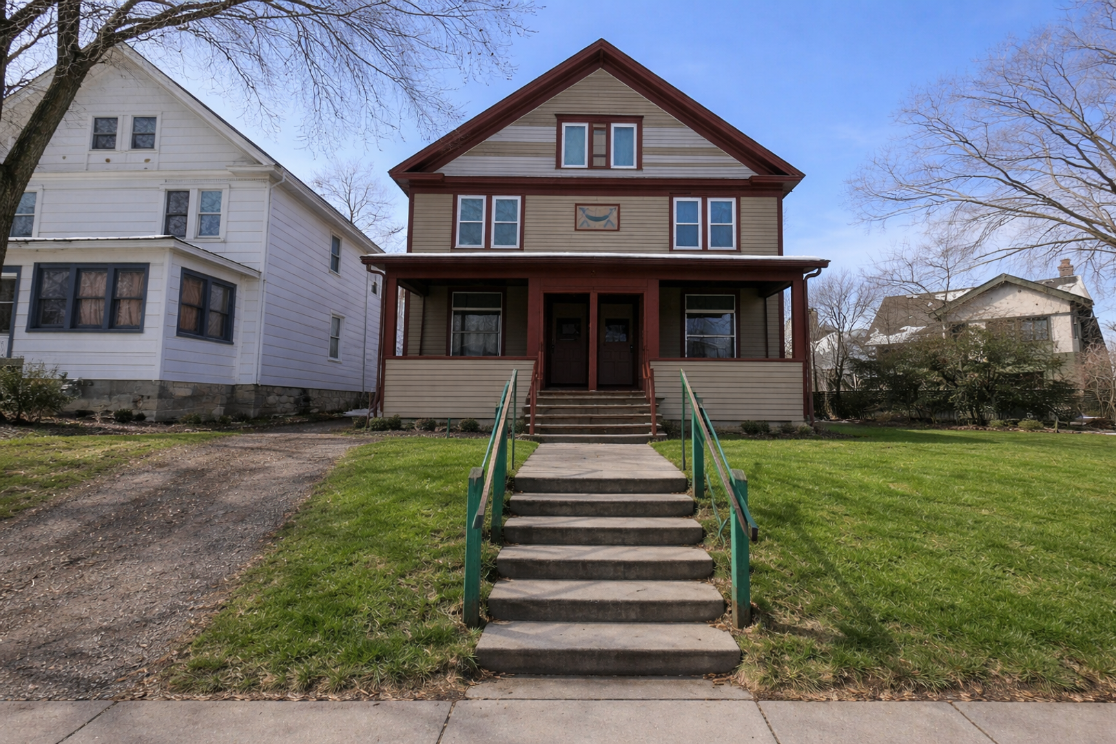 St. Paul Apartment: 427-429 Dewey St