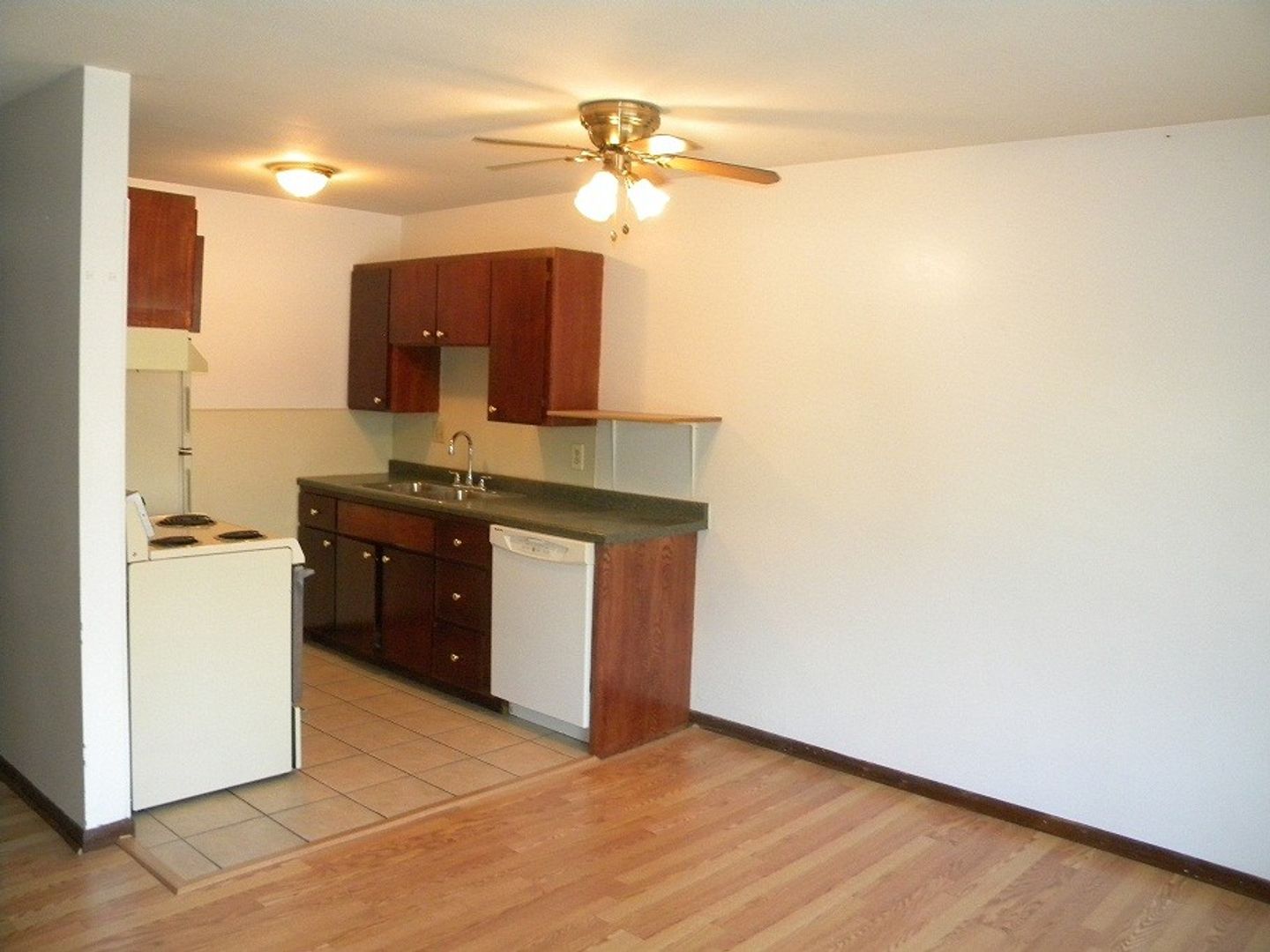 Minneapolis Apartment: 904-912 21st Ave S