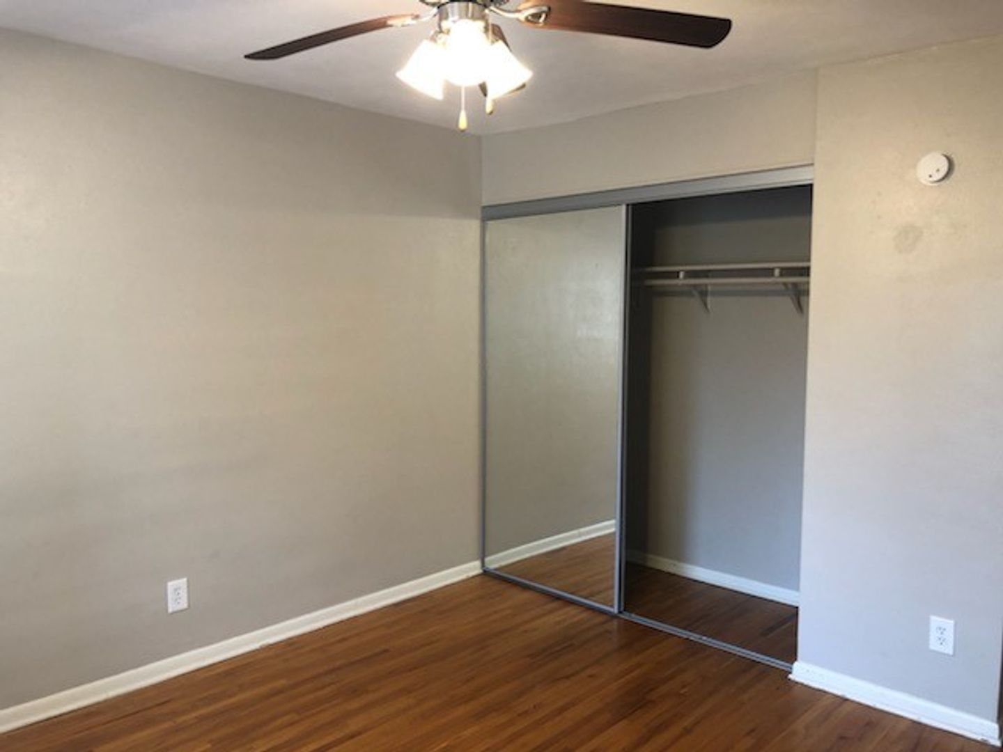 Minneapolis Apartment: 815 13th Ave SE