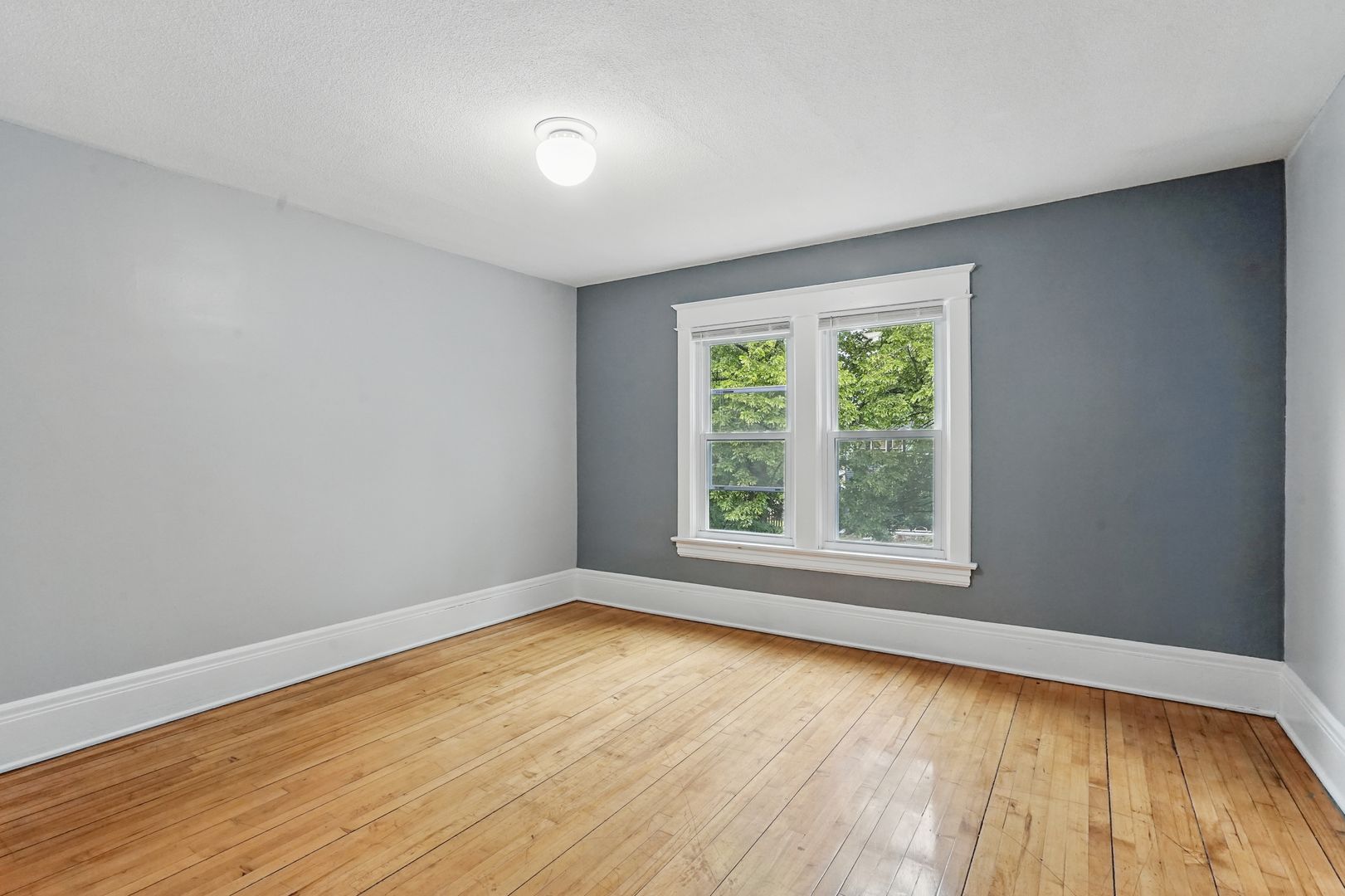 St. Paul Apartment: 427-429 Dewey St