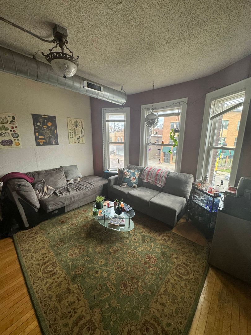 Minneapolis Apartment: 812 4th St SE