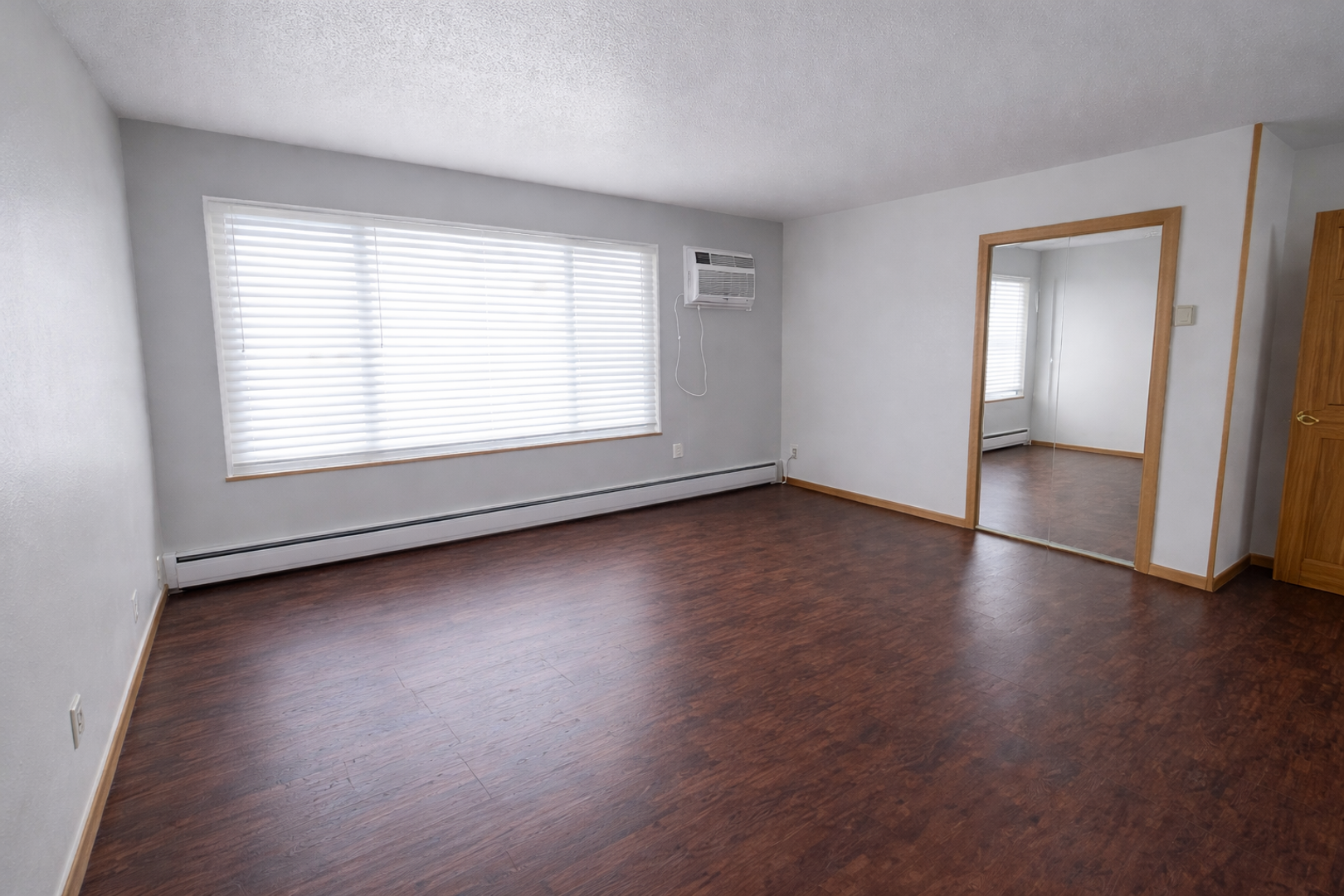 Minneapolis Apartment: 414 7th Ave SE